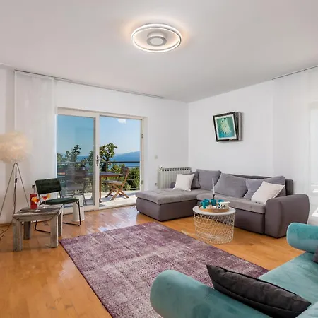 Vila Lux 2 *