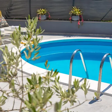 Lux 2 Apartman